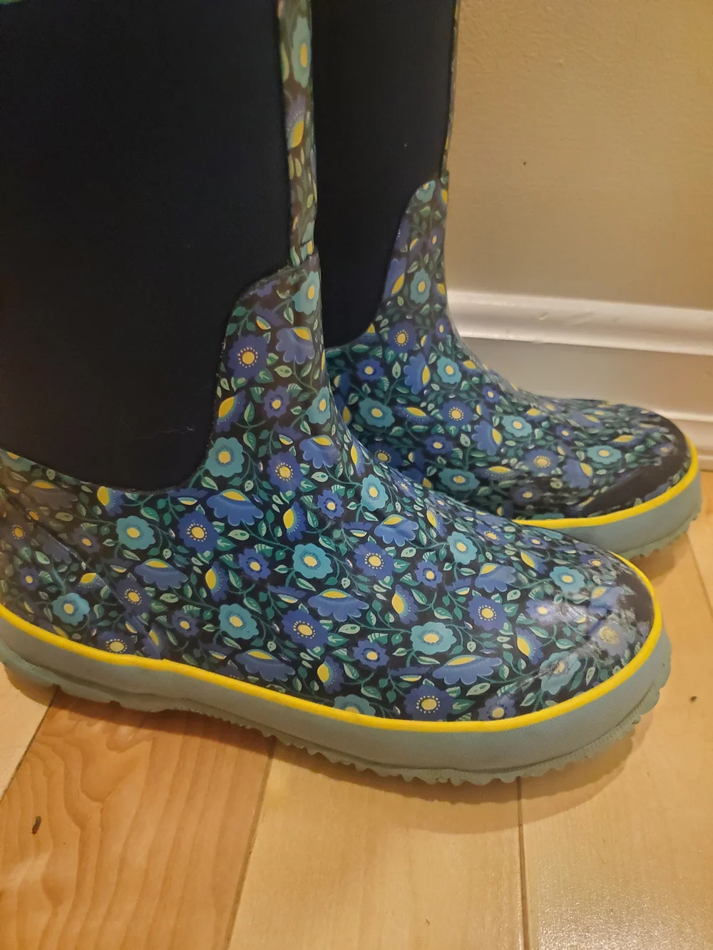 Bogs Kids' Blue Floral Waterproof Rain Boots
